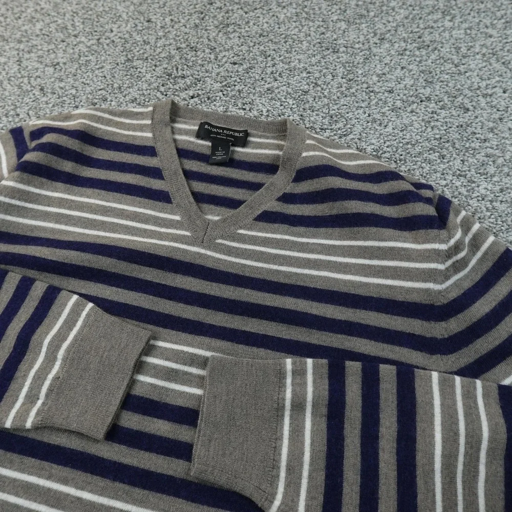 Banana Republic‎ Sweater Mens L Gray Stripe Merino Wool V Neck Knit Pullover Top